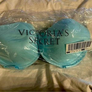 Victoria’s Secret pink